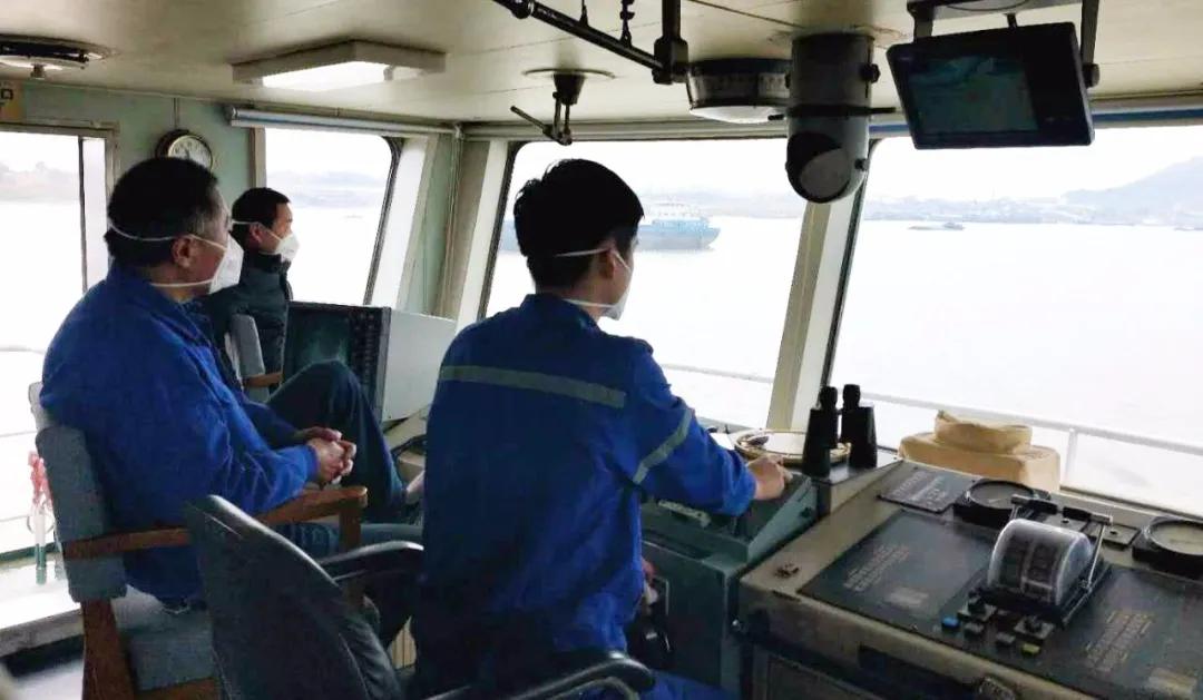 2月24日,“武船拖一号”开赴武昌码头待命